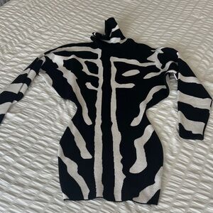NWT - Fashion Nova Black & White Abstract Mini Dress - XS